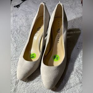 KATY PERRY!!! Grey heel pumps. Size 91/2